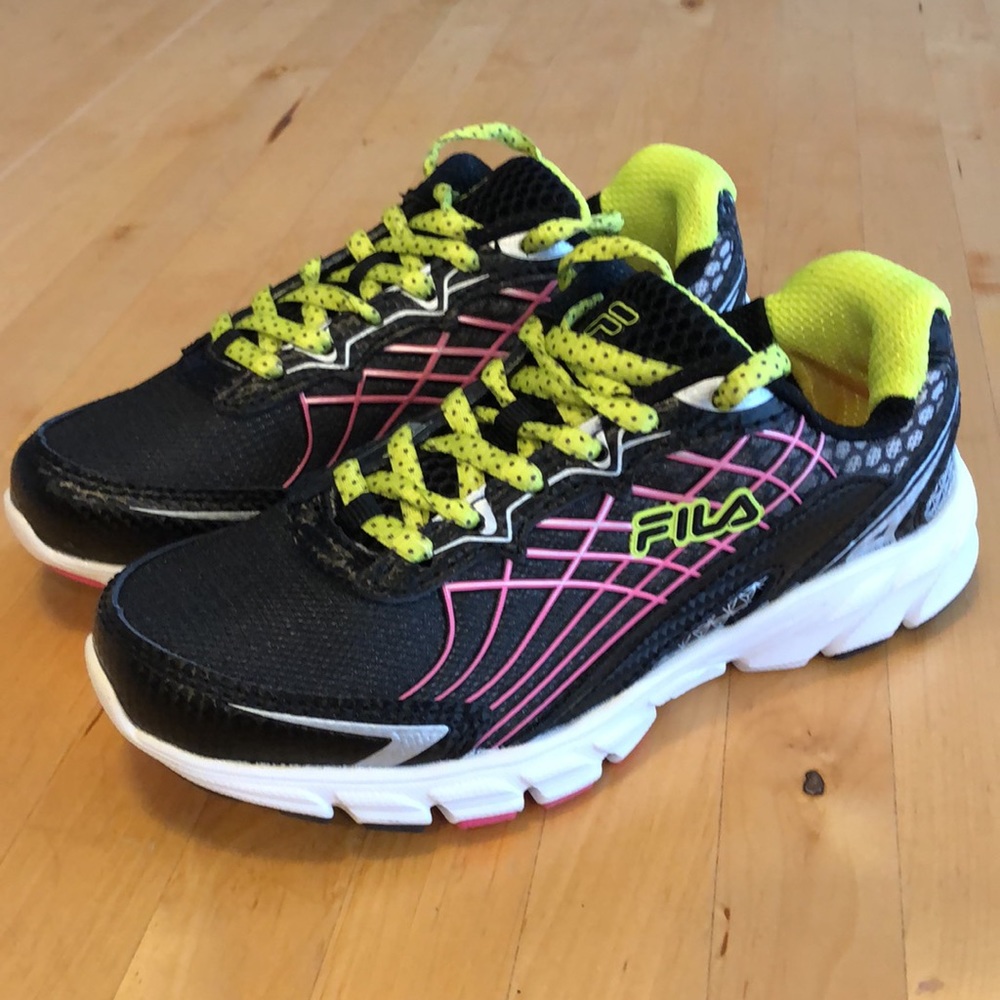 Brand new Girls FILA Athletic tennis shoe kids size 2 black/ neon pink/ yellow